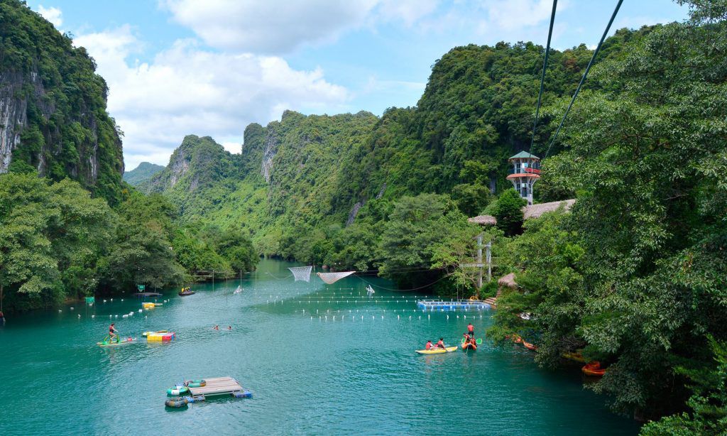 Du lịch Phong Nha Kẻ Bàng - Thử thách đu zipline Hang Tối